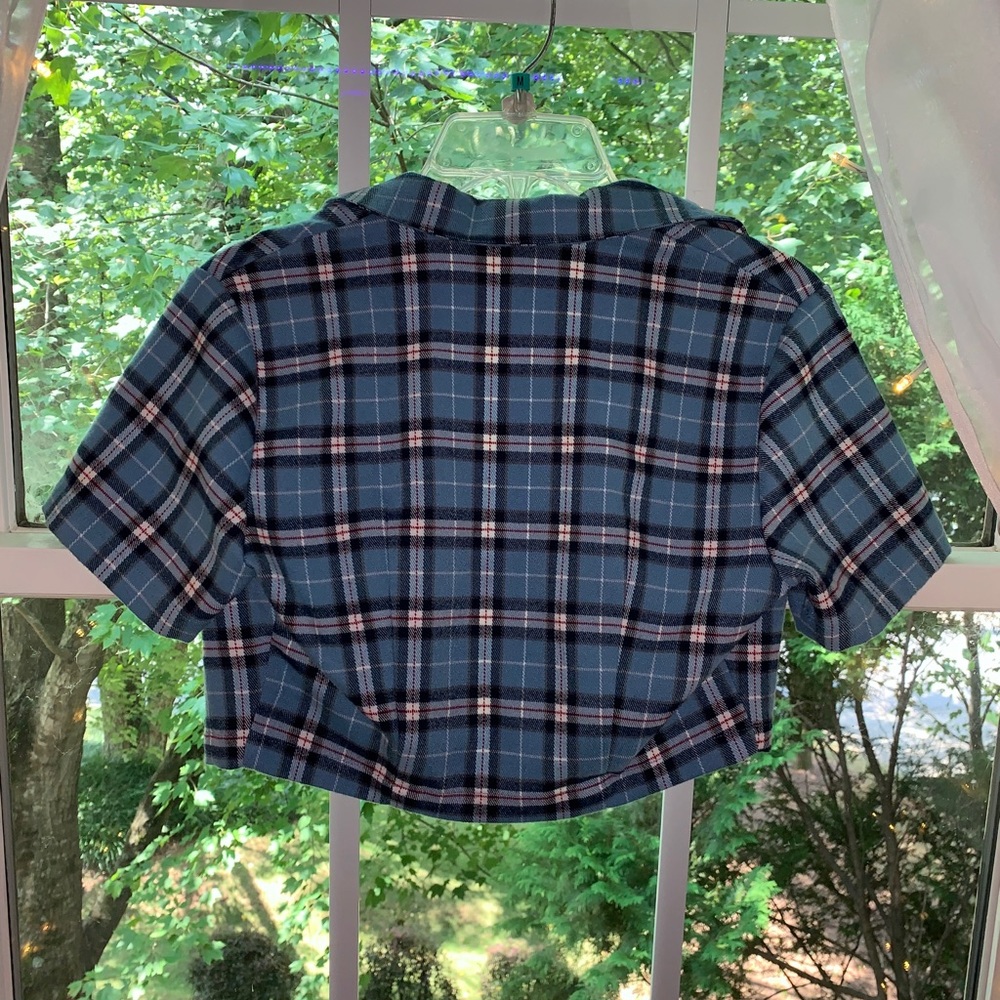 Cropped Button Up - Picture 2 of 3